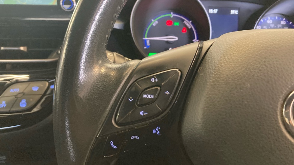 Toyota C-HR 1.8 Hybrid Design 5dr CVT Hybrid Hatchback - Image 37