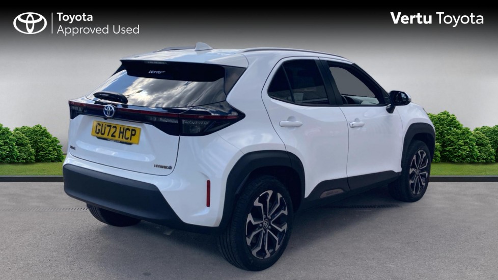Toyota Yaris Cross 1.5 Hybrid Design 5dr CVT Hybrid Estate - Image 2
