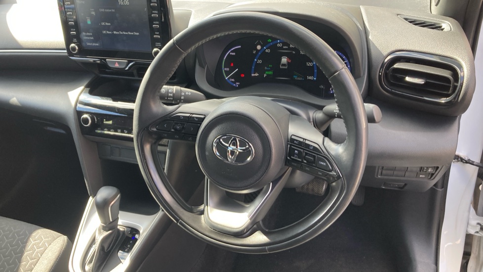 Toyota Yaris Cross 1.5 Hybrid Design 5dr CVT Hybrid Estate - Image 7