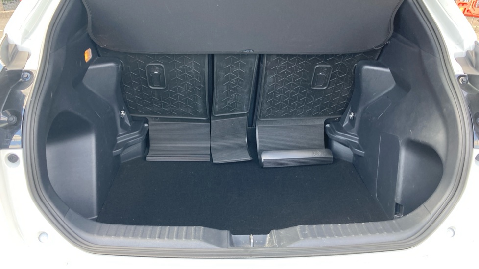 Toyota Yaris Cross 1.5 Hybrid Design 5dr CVT Hybrid Estate - Image 13