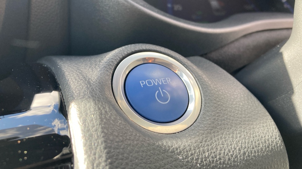 Toyota Yaris Cross 1.5 Hybrid Design 5dr CVT Hybrid Estate - Image 16
