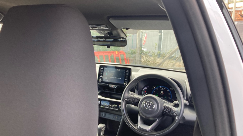 Toyota Yaris Cross 1.5 Hybrid Design 5dr CVT Hybrid Estate - Image 19