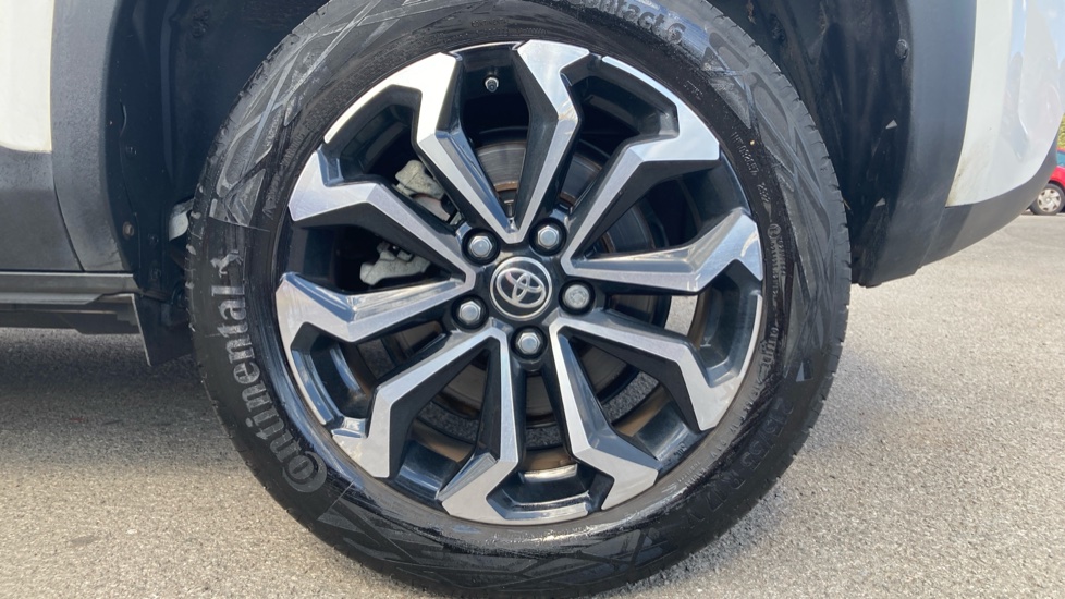 Toyota Yaris Cross 1.5 Hybrid Design 5dr CVT Hybrid Estate - Image 25