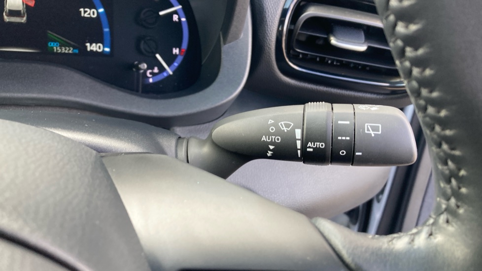 Toyota Yaris Cross 1.5 Hybrid Design 5dr CVT Hybrid Estate - Image 33