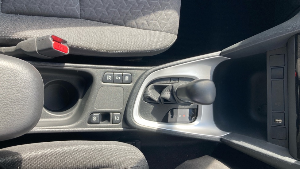 Toyota Yaris Cross 1.5 Hybrid Design 5dr CVT Hybrid Estate - Image 36