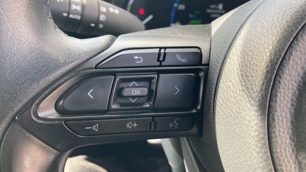 Toyota Yaris Cross 1.5 Hybrid Design 5dr CVT Hybrid Estate - Image 37