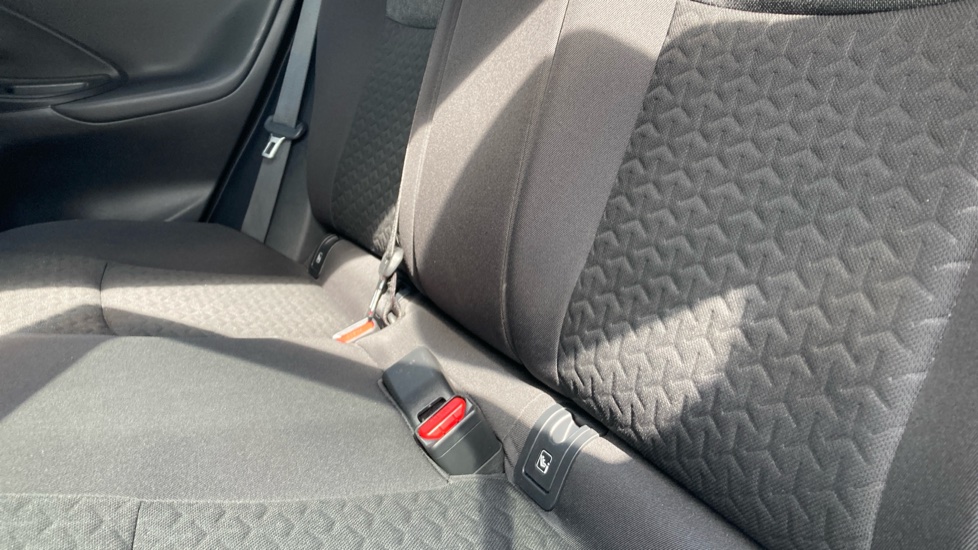 Toyota Yaris Cross 1.5 Hybrid Design 5dr CVT Hybrid Estate - Image 38