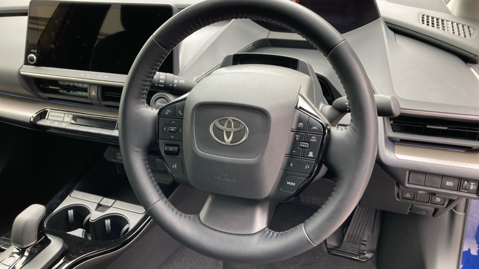 Toyota Prius 2.0 PHEV Design 5dr CVT Hatchback - Image 10
