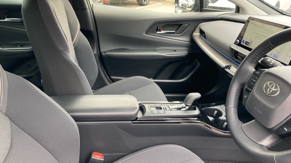 Toyota Prius 2.0 PHEV Design 5dr CVT Hatchback - Image 18