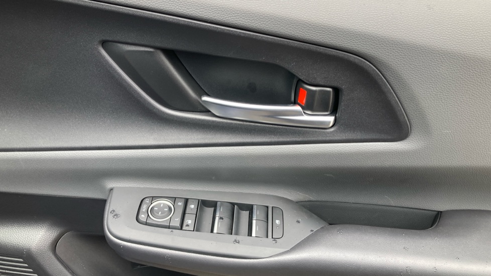 Toyota Prius 2.0 PHEV Design 5dr CVT Hatchback - Image 20