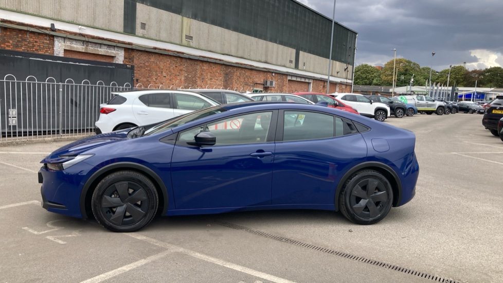 Toyota Prius 2.0 PHEV Design 5dr CVT Hatchback - Image 24