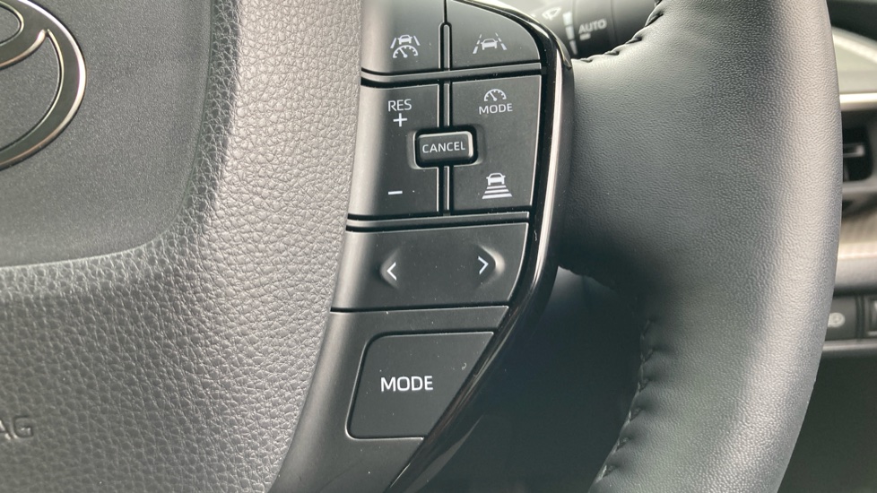 Toyota Prius 2.0 PHEV Design 5dr CVT Hatchback - Image 31