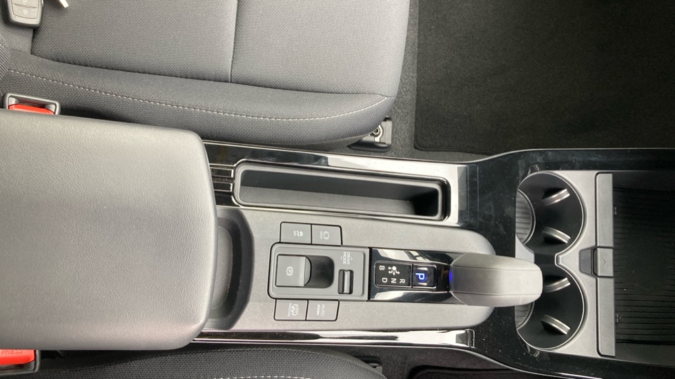 Toyota Prius 2.0 PHEV Design 5dr CVT Hatchback - Image 37