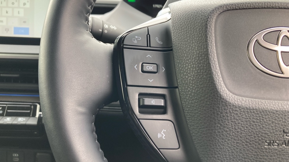 Toyota Prius 2.0 PHEV Design 5dr CVT Hatchback - Image 38
