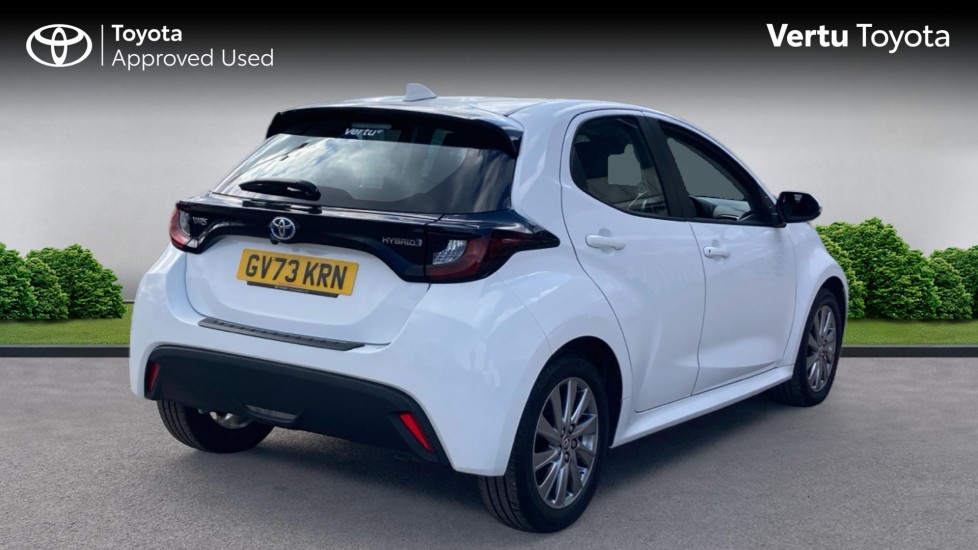 Toyota Yaris 1.5 Hybrid Icon 5dr CVT Hybrid Hatchback - Image 2
