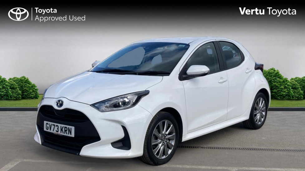 Toyota Yaris 1.5 Hybrid Icon 5dr CVT Hybrid Hatchback - Image 3