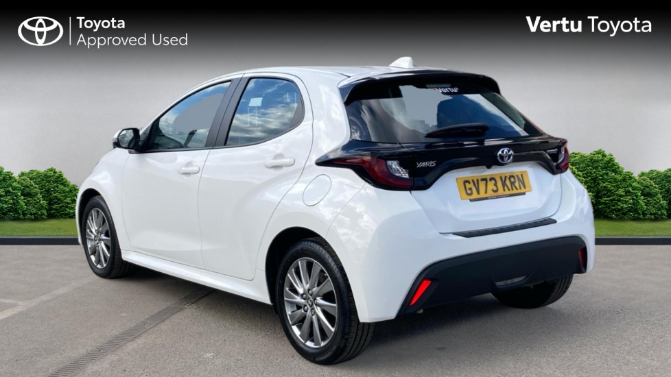 Toyota Yaris 1.5 Hybrid Icon 5dr CVT Hybrid Hatchback - Image 4