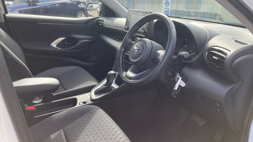 Toyota Yaris 1.5 Hybrid Icon 5dr CVT Hybrid Hatchback - Image 12