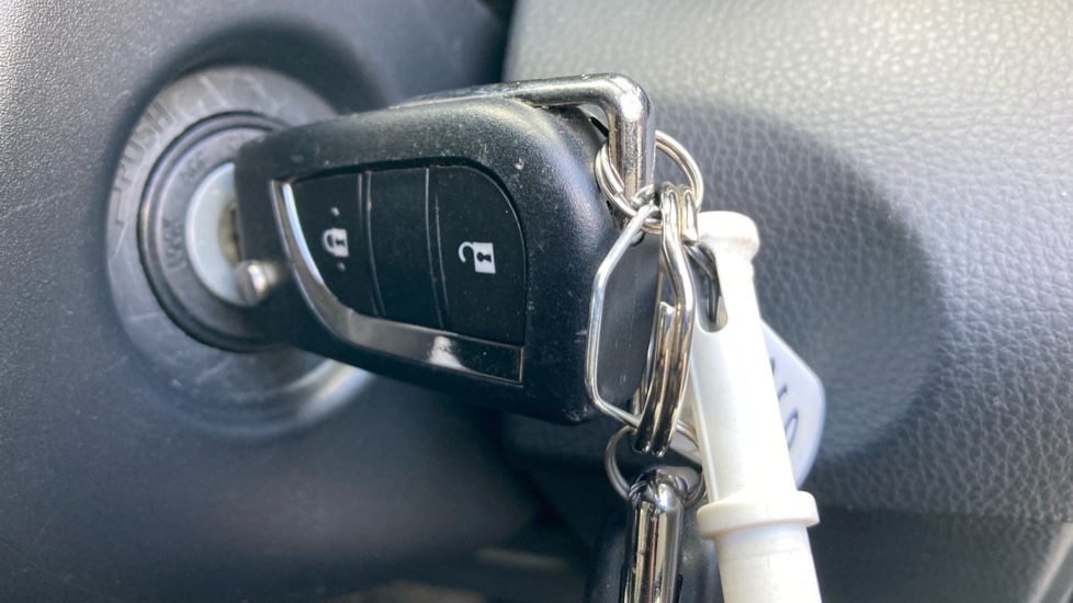 Toyota Yaris 1.5 Hybrid Icon 5dr CVT Hybrid Hatchback - Image 16
