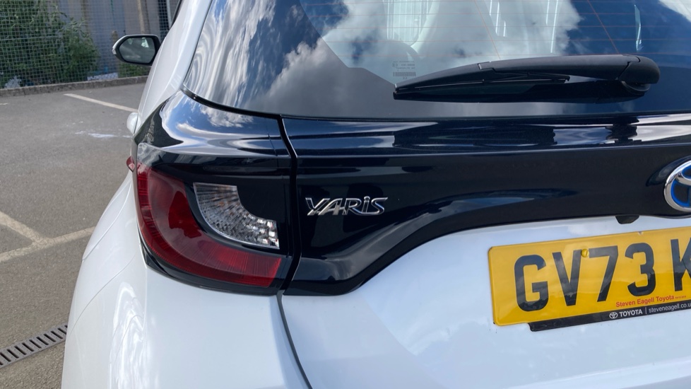 Toyota Yaris 1.5 Hybrid Icon 5dr CVT Hybrid Hatchback - Image 21