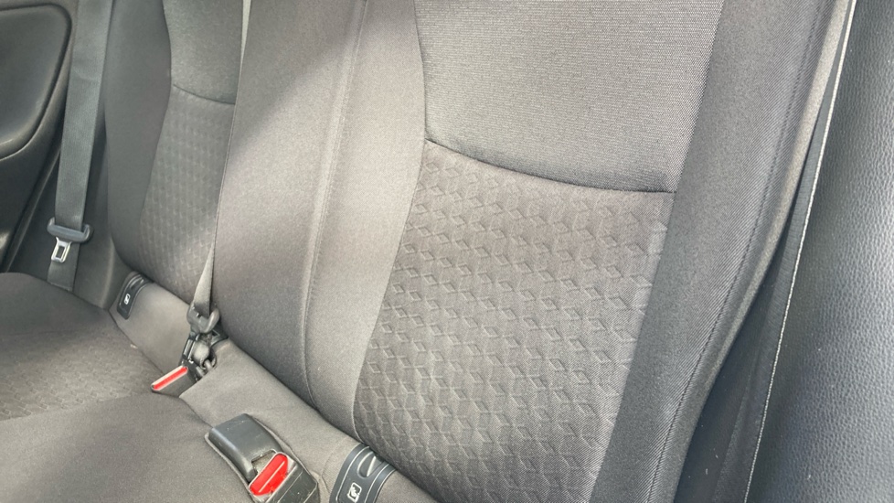 Toyota Yaris 1.5 Hybrid Icon 5dr CVT Hybrid Hatchback - Image 37