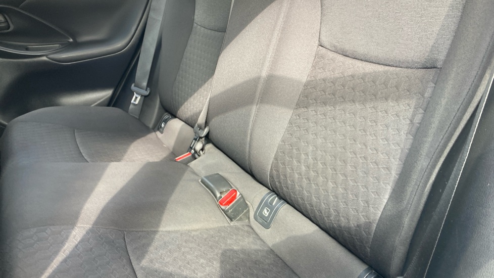 Toyota Yaris 1.5 Hybrid Icon 5dr CVT Hybrid Hatchback - Image 38