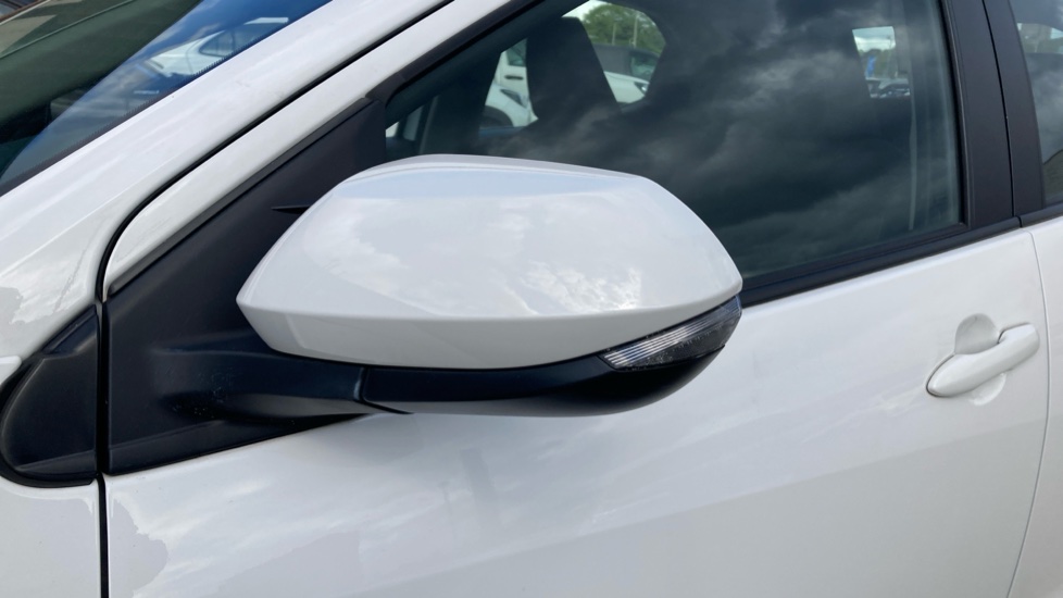 Toyota Yaris 1.5 Hybrid Icon 5dr CVT Hybrid Hatchback - Image 44