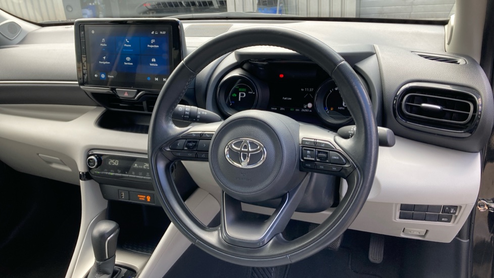 Toyota Yaris 1.5 Hybrid Excel 5dr CVT Hybrid Hatchback - Image 7