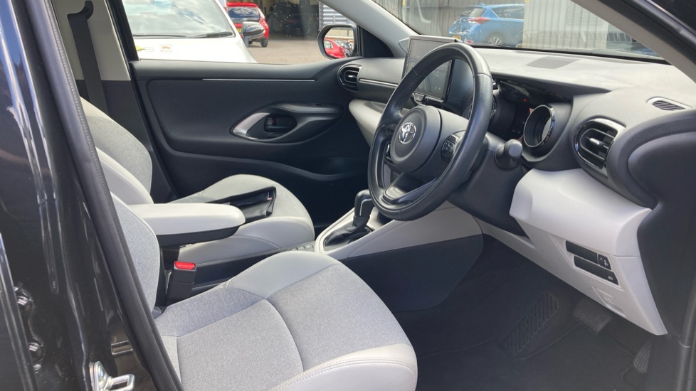 Toyota Yaris 1.5 Hybrid Excel 5dr CVT Hybrid Hatchback - Image 12