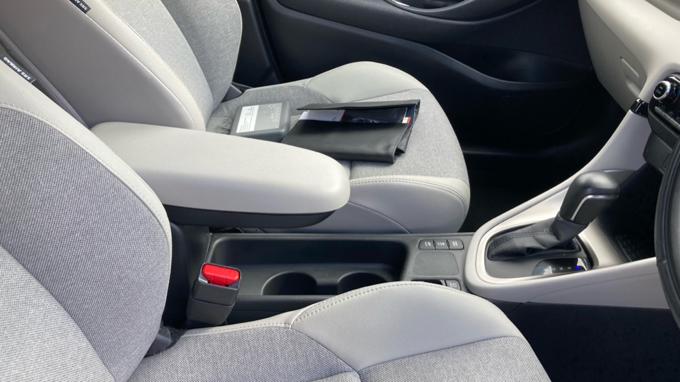 Toyota Yaris 1.5 Hybrid Excel 5dr CVT Hybrid Hatchback - Image 18