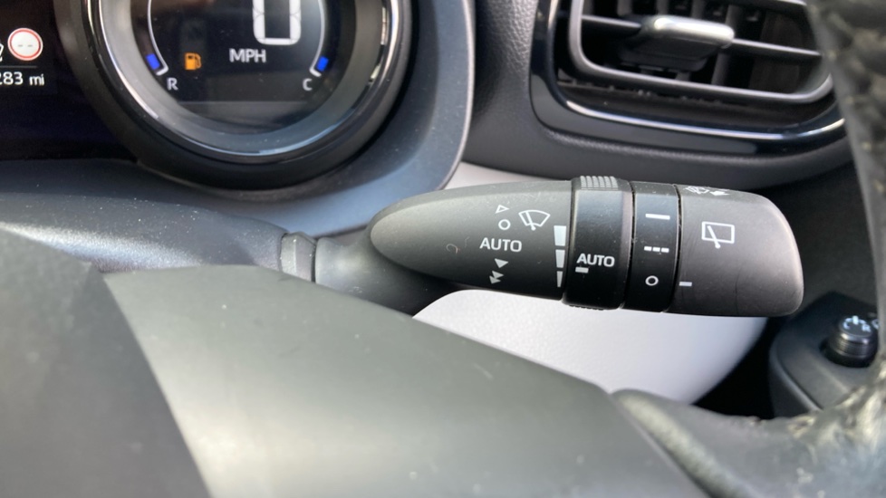 Toyota Yaris 1.5 Hybrid Excel 5dr CVT Hybrid Hatchback - Image 33