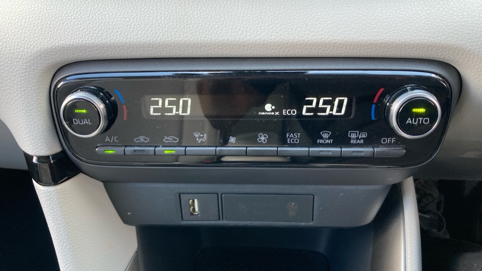 Toyota Yaris 1.5 Hybrid Excel 5dr CVT Hybrid Hatchback - Image 34
