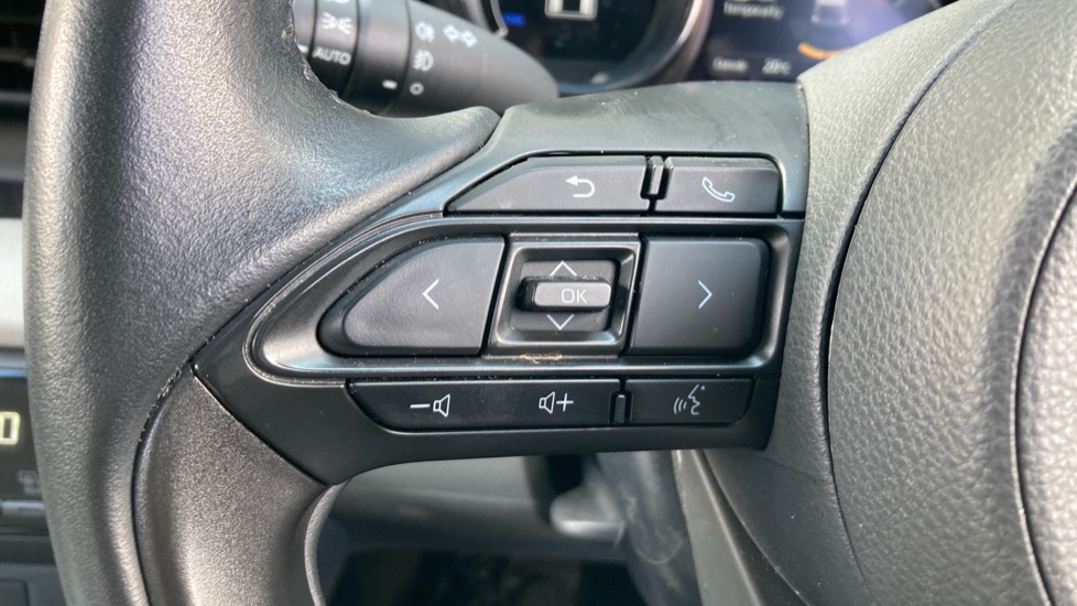 Toyota Yaris 1.5 Hybrid Excel 5dr CVT Hybrid Hatchback - Image 38