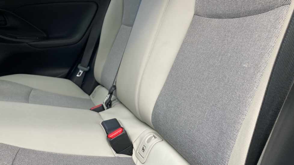 Toyota Yaris 1.5 Hybrid Excel 5dr CVT Hybrid Hatchback - Image 39