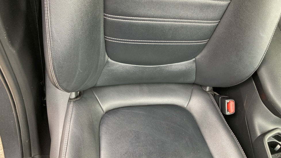 Toyota RAV4 2.5 VVT-i Hybrid Excel 5dr CVT 2WD Hybrid Estate - Image 14