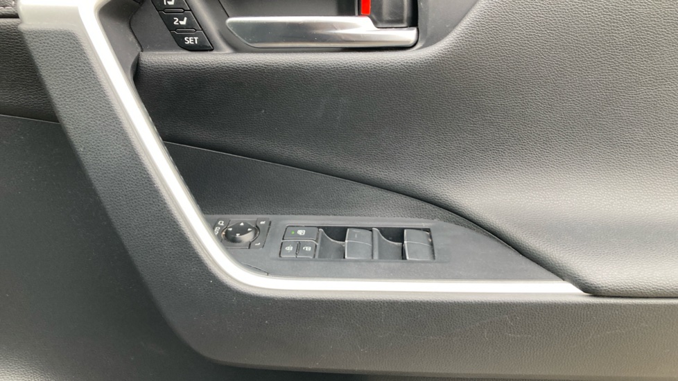 Toyota RAV4 2.5 VVT-i Hybrid Excel 5dr CVT 2WD Hybrid Estate - Image 20