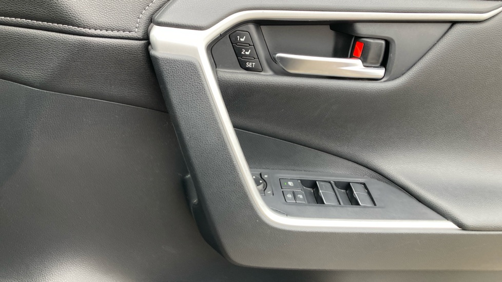 Toyota RAV4 2.5 VVT-i Hybrid Excel 5dr CVT 2WD Hybrid Estate - Image 30