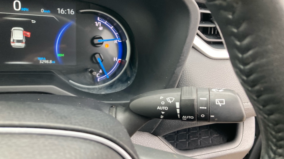 Toyota RAV4 2.5 VVT-i Hybrid Excel 5dr CVT 2WD Hybrid Estate - Image 34