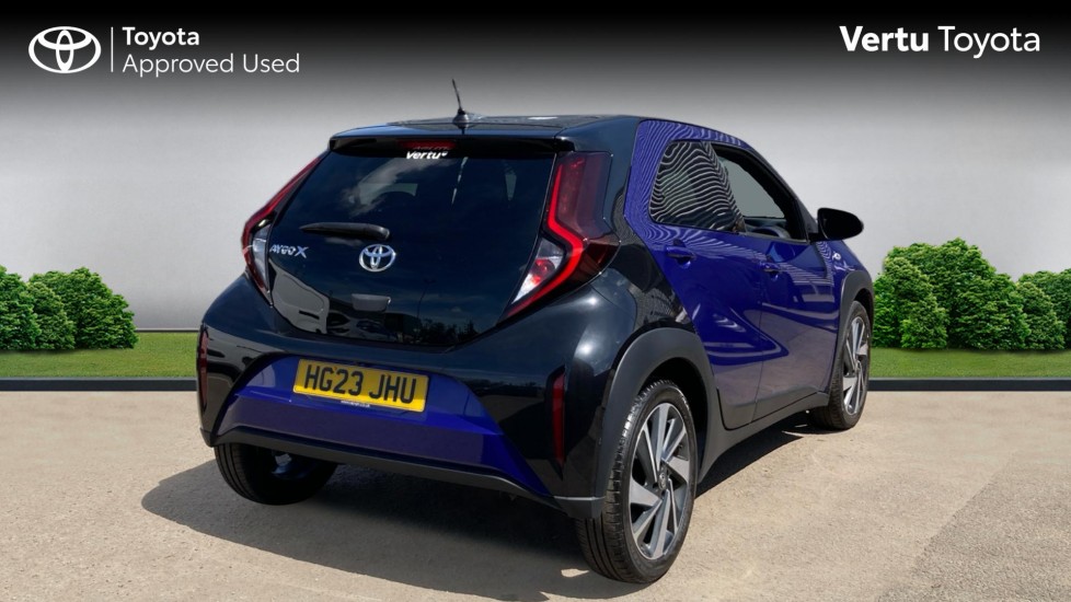 Toyota Aygo X 1.0 VVT-i Edge 5dr Petrol Hatchback - Image 2