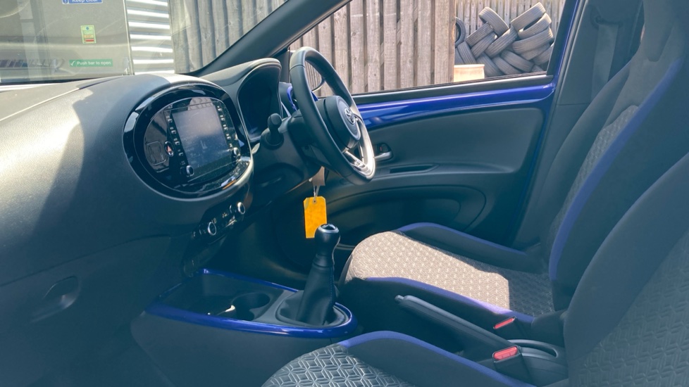 Toyota Aygo X 1.0 VVT-i Edge 5dr Petrol Hatchback - Image 5