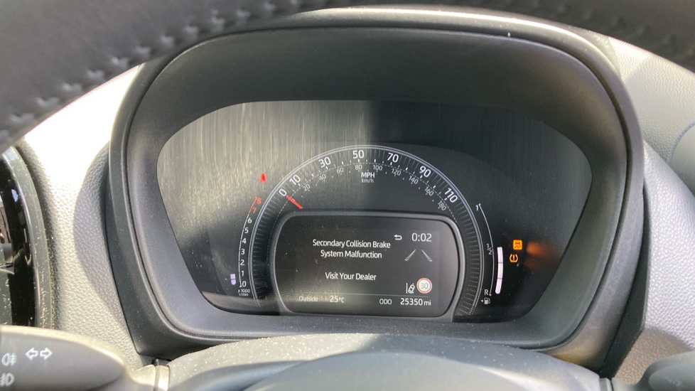 Toyota Aygo X 1.0 VVT-i Edge 5dr Petrol Hatchback - Image 11