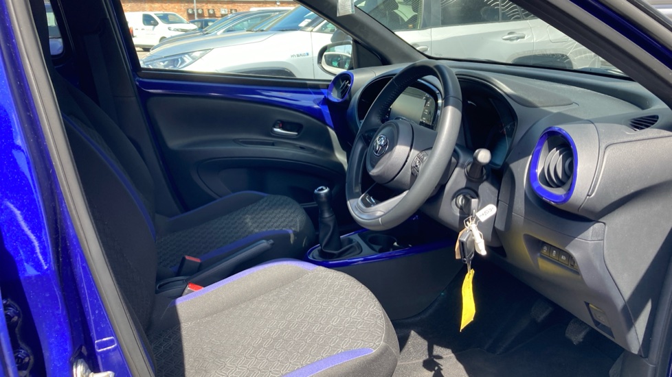 Toyota Aygo X 1.0 VVT-i Edge 5dr Petrol Hatchback - Image 12