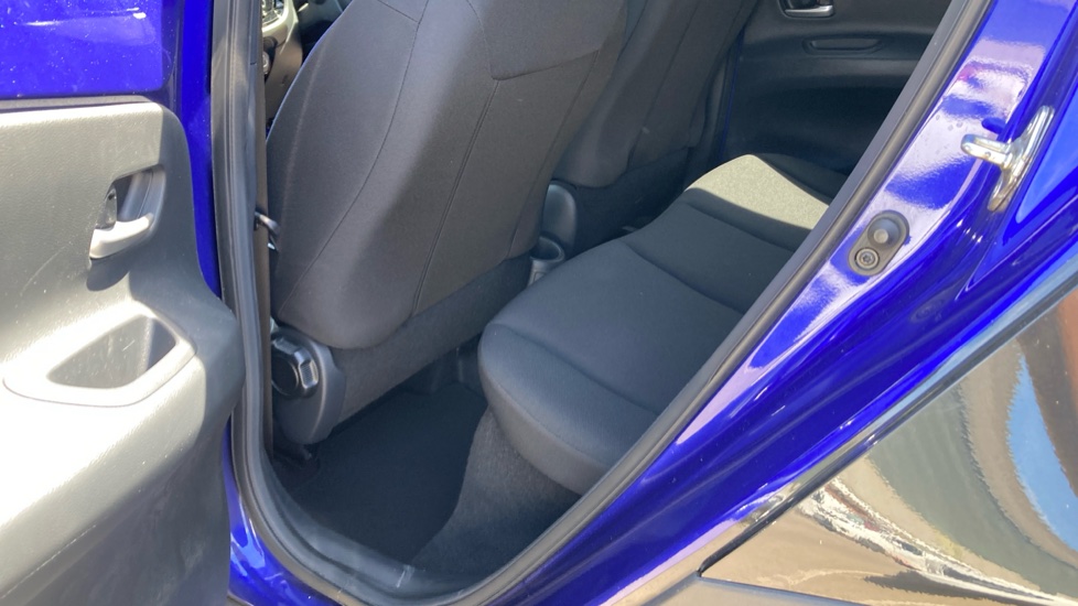 Toyota Aygo X 1.0 VVT-i Edge 5dr Petrol Hatchback - Image 15