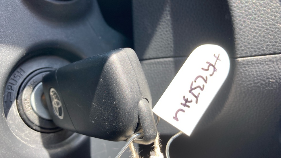 Toyota Aygo X 1.0 VVT-i Edge 5dr Petrol Hatchback - Image 16