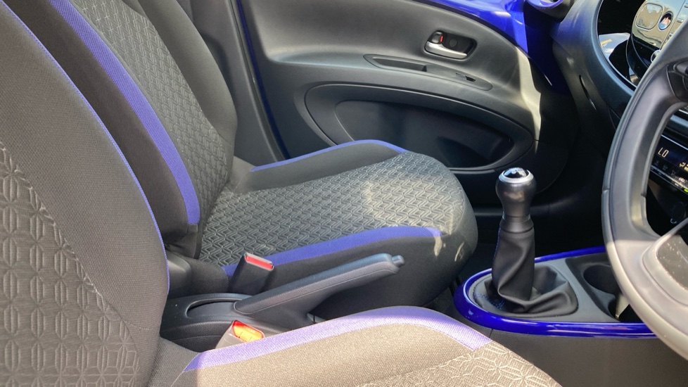 Toyota Aygo X 1.0 VVT-i Edge 5dr Petrol Hatchback - Image 18