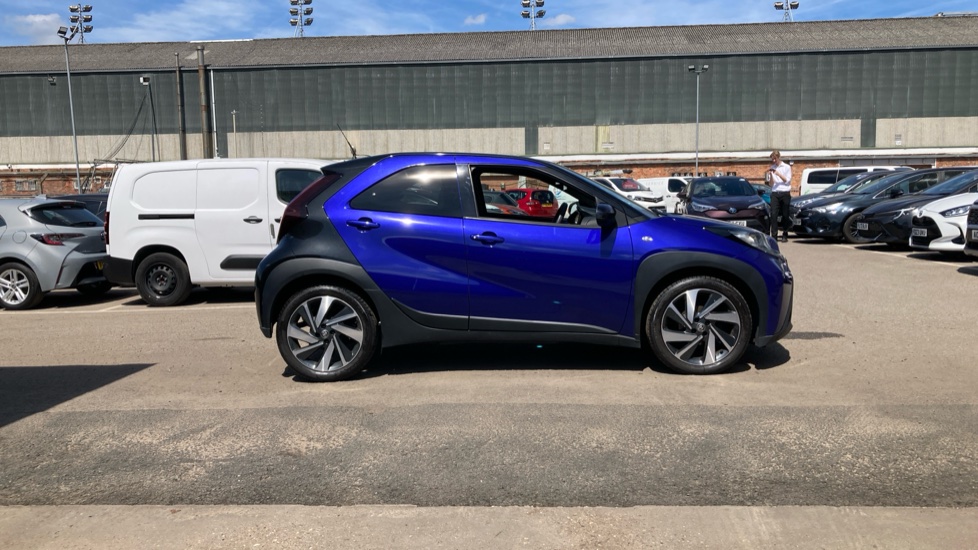 Toyota Aygo X 1.0 VVT-i Edge 5dr Petrol Hatchback - Image 23