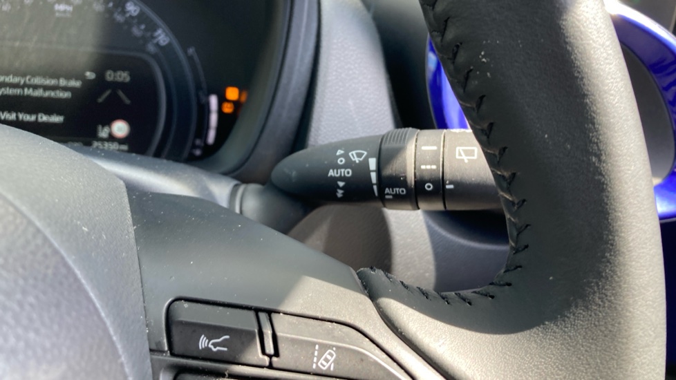 Toyota Aygo X 1.0 VVT-i Edge 5dr Petrol Hatchback - Image 32