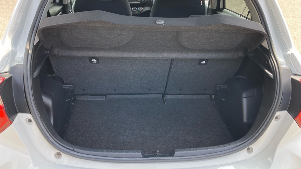 Toyota Yaris 1.5 VVT-i Design 5dr Petrol Hatchback - Image 13