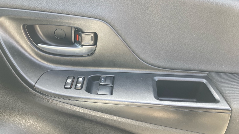 Toyota Yaris 1.5 VVT-i Design 5dr Petrol Hatchback - Image 20