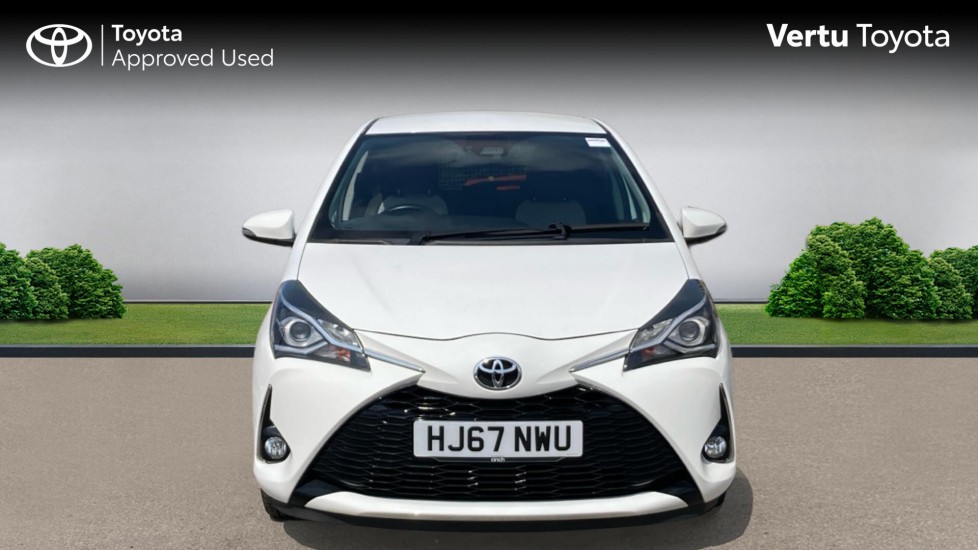 Toyota Yaris 1.5 VVT-i Design 5dr Petrol Hatchback - Image 22